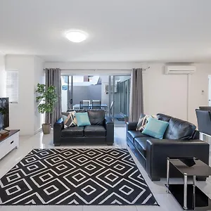 fv4006-apartments.queenslandhotels.net/